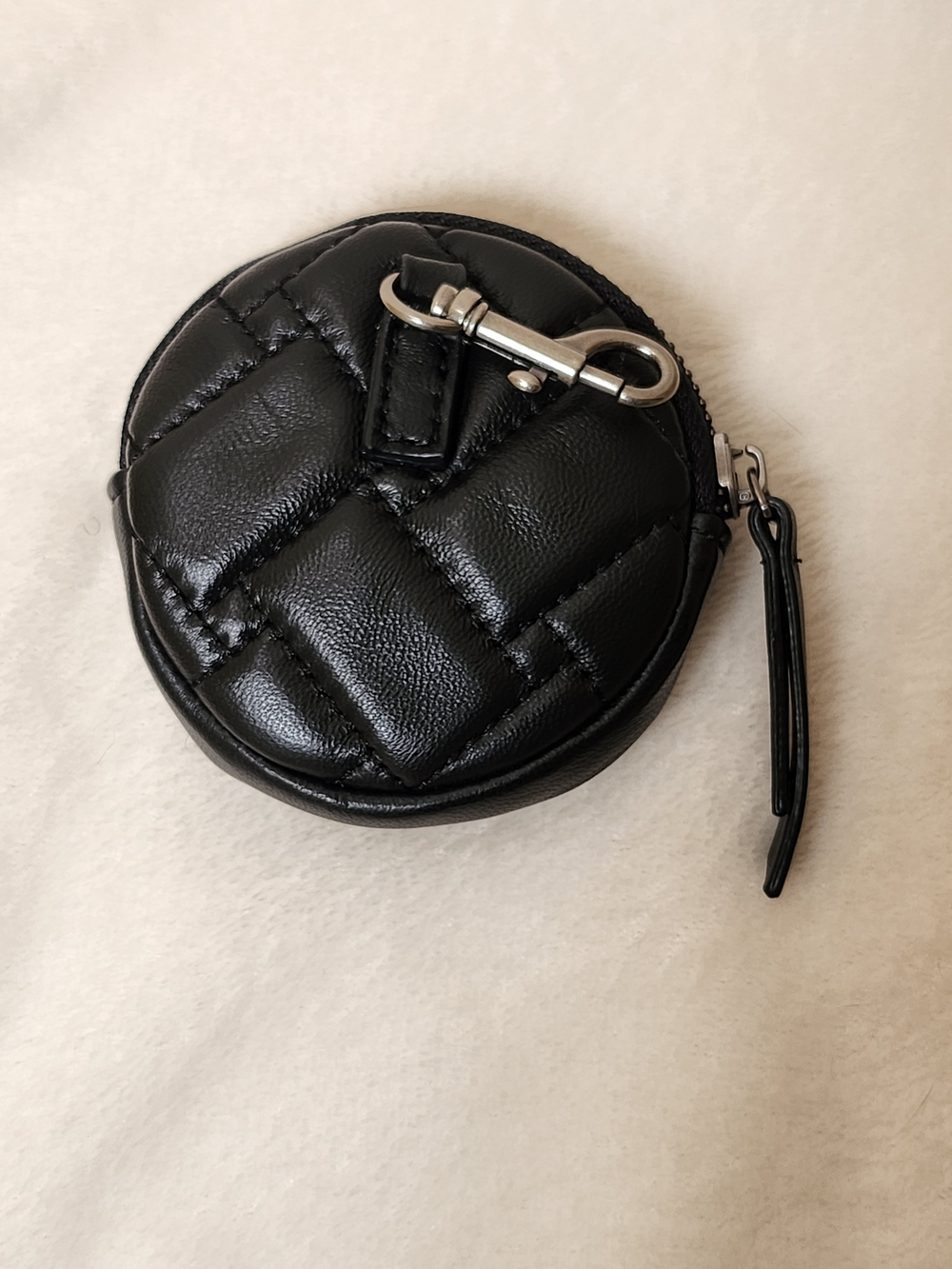 Kurt Geiger London Quilted Black Round Pouch Eagle Head Zip Charm - Picture 2 of 3